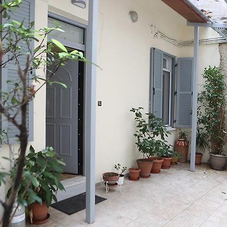 Όμορφο Διαμέρισμα Σε Διατηρητέο Κτίσμα Στην Αθήνα Bagian luar foto