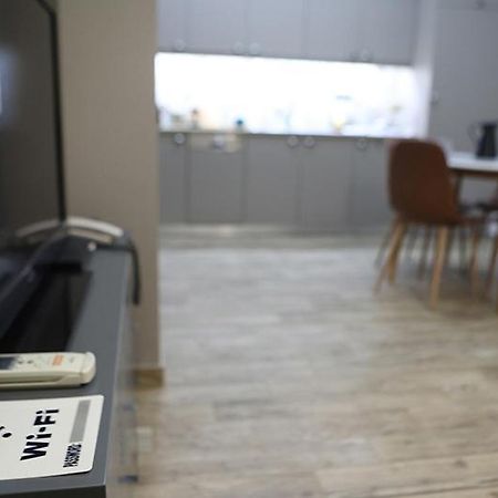 Όμορφο Διαμέρισμα Σε Διατηρητέο Κτίσμα Στην Αθήνα Bagian luar foto