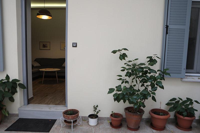 Όμορφο Διαμέρισμα Σε Διατηρητέο Κτίσμα Στην Αθήνα Bagian luar foto